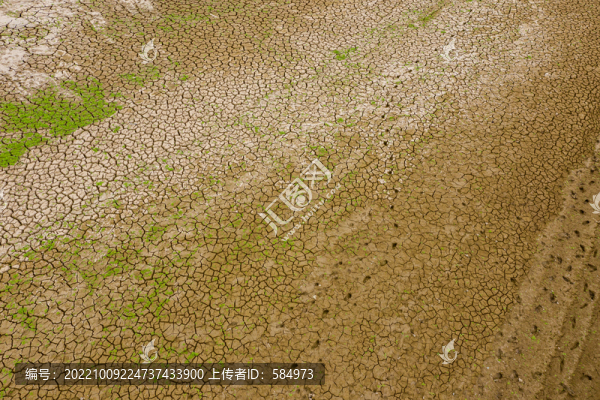 航拍長江低水位江灘干旱龜裂