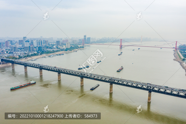 航拍武漢長(zhǎng)江大橋