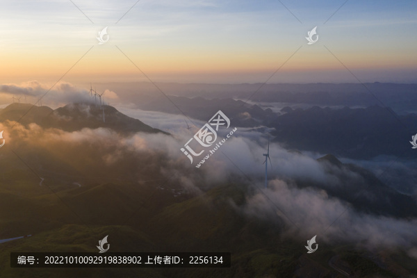 山頂日出云海