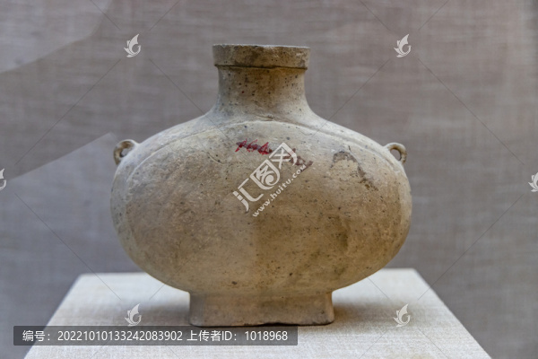 陶扁壺