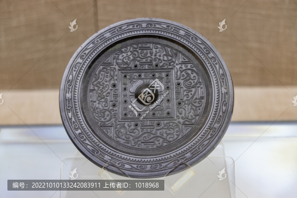 神獸博局紋鏡