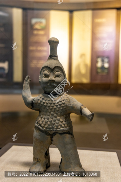 胡人武士俑