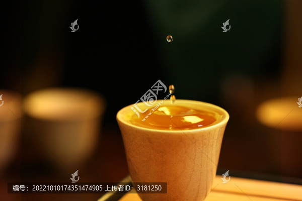 普洱茶生茶湯色
