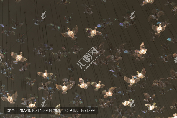 鴿子水晶燈