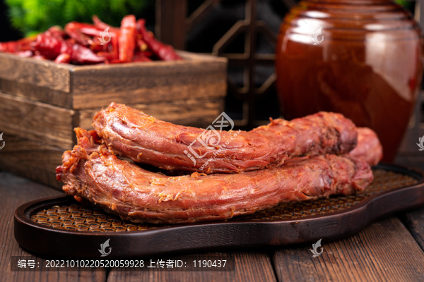 麻辣鴨脖