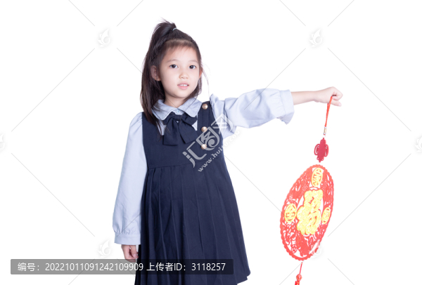 小女孩學(xué)生裝拿著福字的