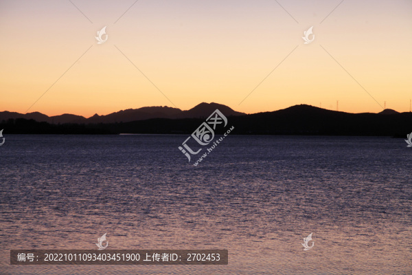 湖水