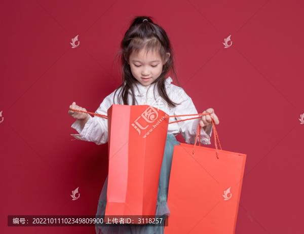 可愛的小女孩購物形象