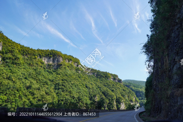大山里的馬路