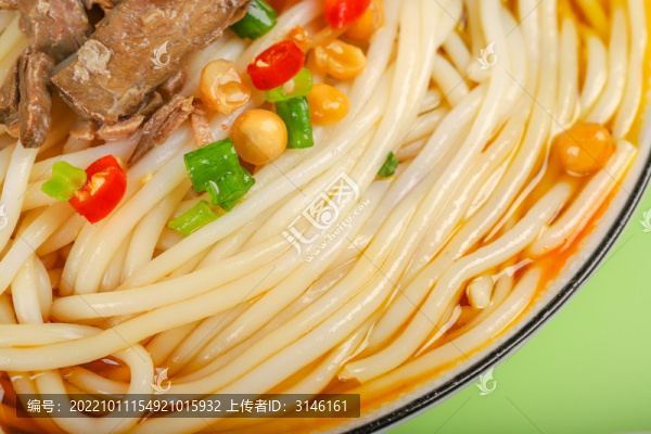 鹵牛肉桂林米粉