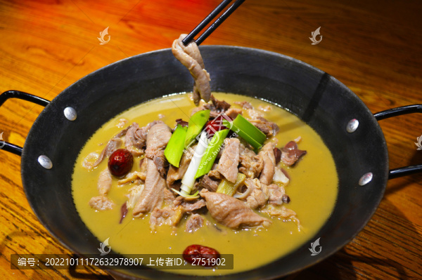 湘西豬庖湯夾筷子