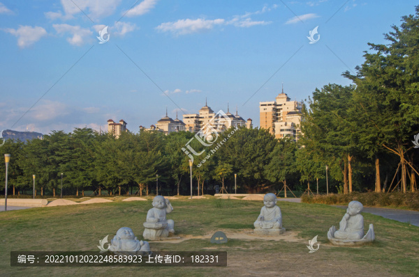 泉州北江濱公園小沙彌景觀雕像