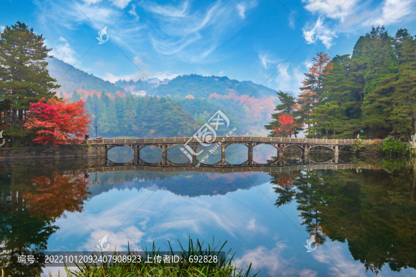 廬山如琴湖之秋