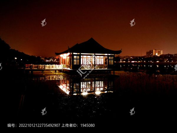 橋頭蓮湖夜景