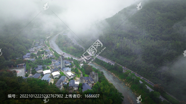 吉娜羌寨