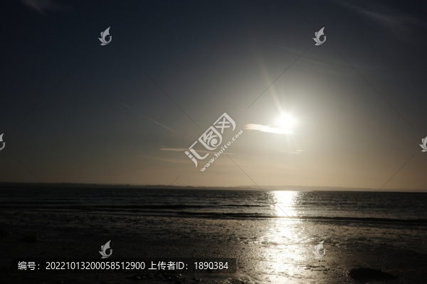 日出江花紅似火