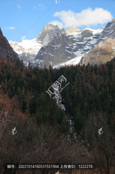 雪山冰瀑