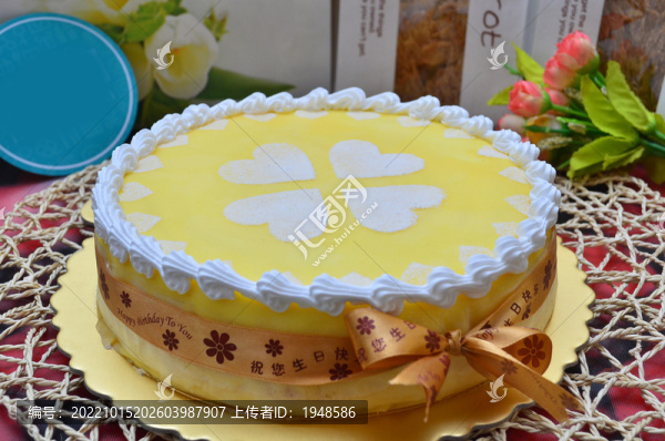 奶油生日蛋糕