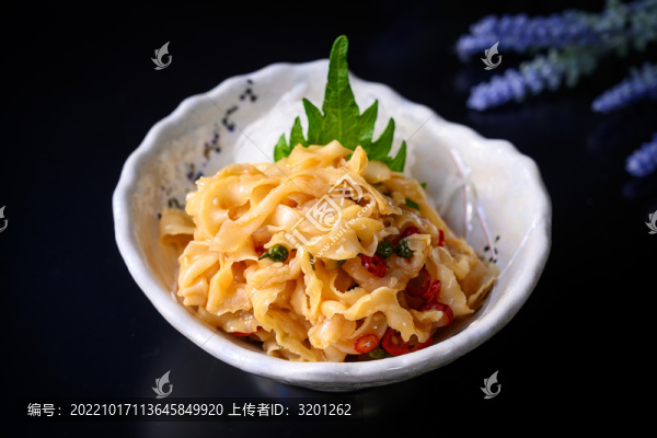 藤椒裙邊