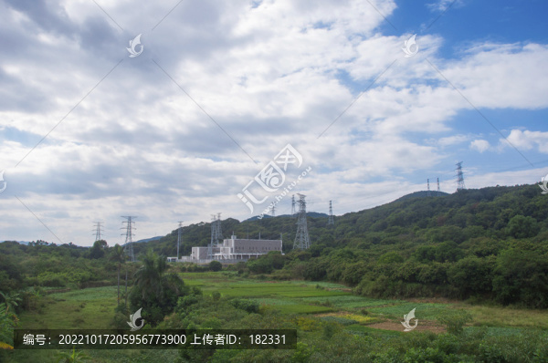鄉(xiāng)村變電站田野風(fēng)景
