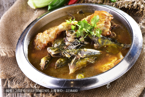 荷包蛋煮黃骨魚