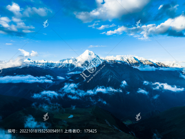 康定子梅埡口貢嘎雪山航拍