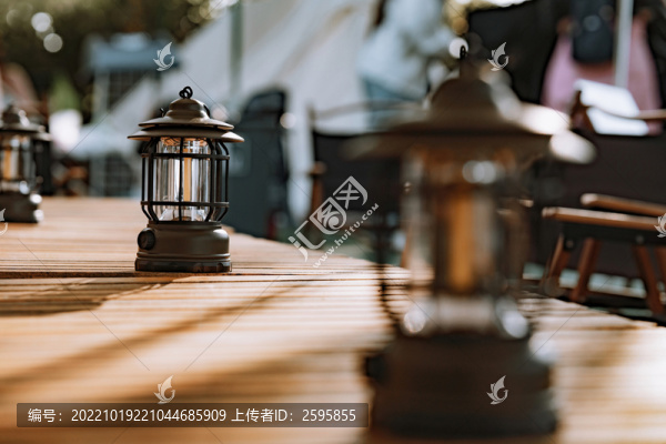 演出現(xiàn)場(chǎng)的音樂電子設(shè)備