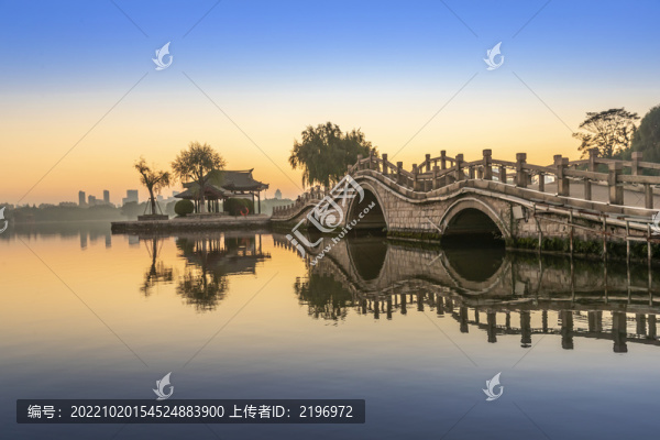 濟(jì)南大明湖玉帶橋