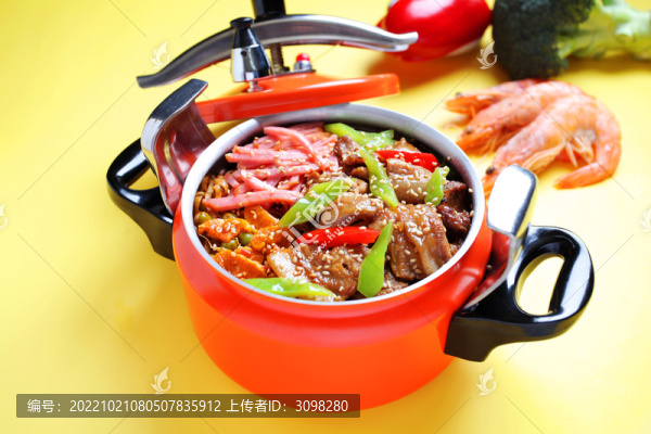 小炒肉燜面