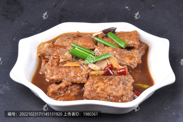 家燜帶魚