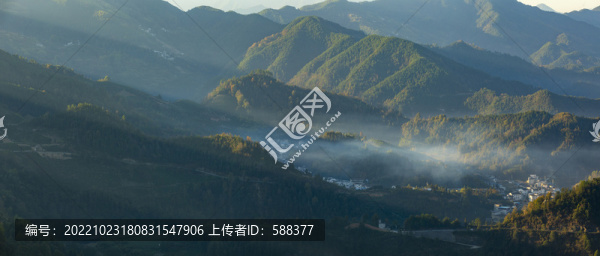 寬幅群山山巒山谷風(fēng)光照片