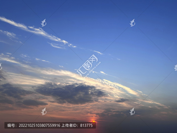 云海紅紅陽(yáng)光