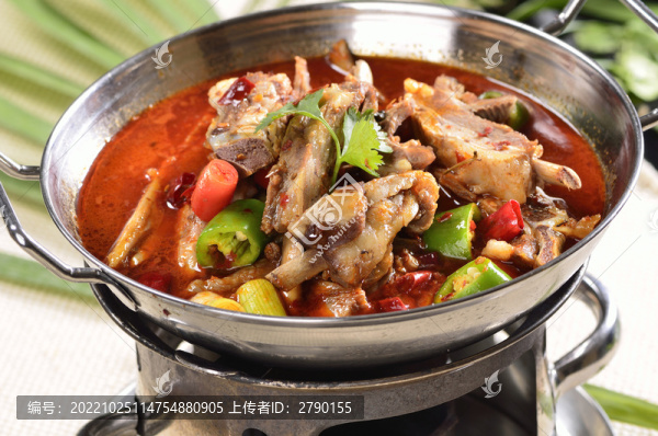 鍋?zhàn)屑t燜羊排