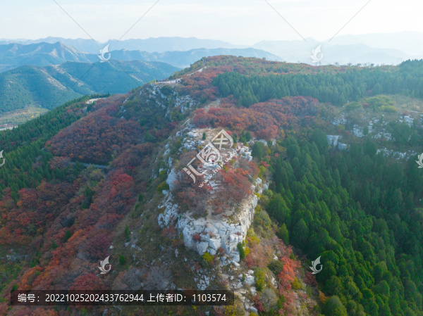 航拍濟南蚰蜒山紅葉