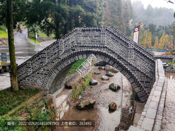 仿古拱形小橋