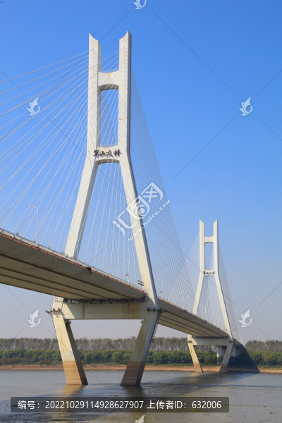 武漢軍山長江大橋