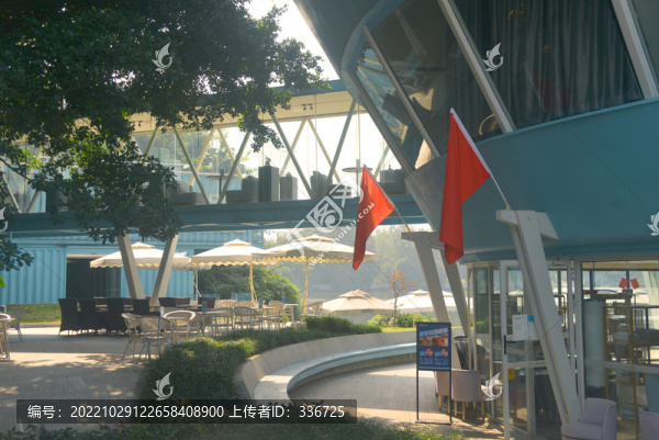 成都東湖岸邊的湖岸咖啡