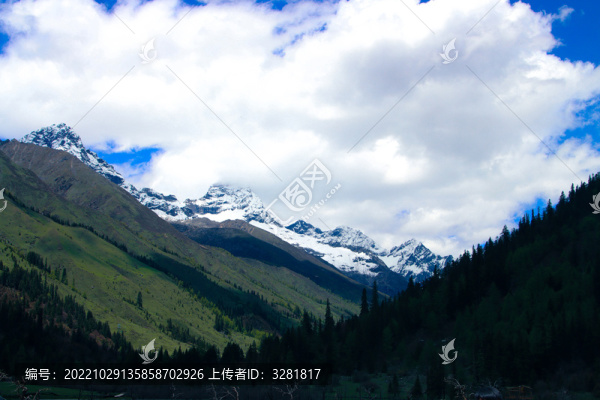 中國川西高原四姑娘山雪山