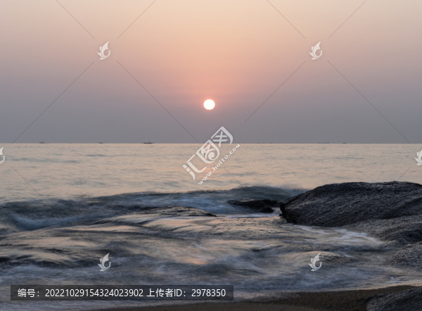 海上日出