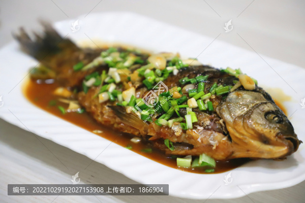 紅燒鯽魚(yú)
