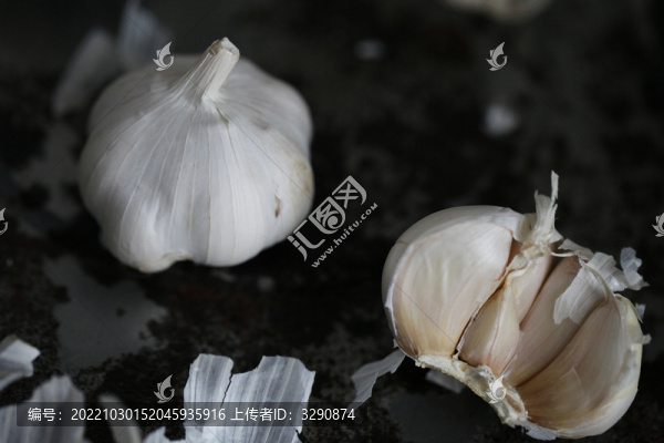 剝開的大蒜