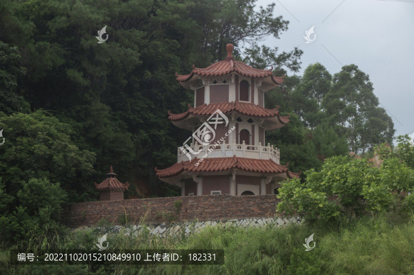 天竺寺毫光塔掠影