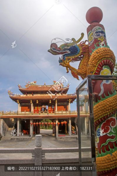 天竺寺龍柱山門