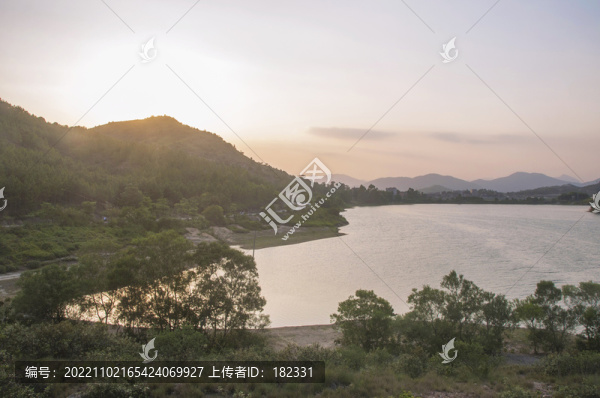水庫傍晚風景
