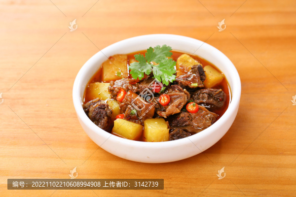 土豆燉牛腩
