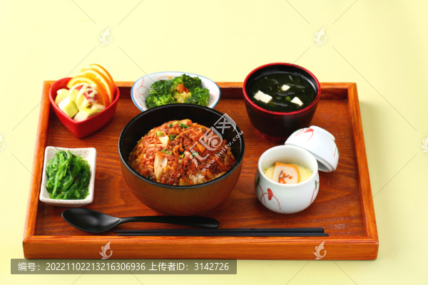 私房泡菜牛肉末定食
