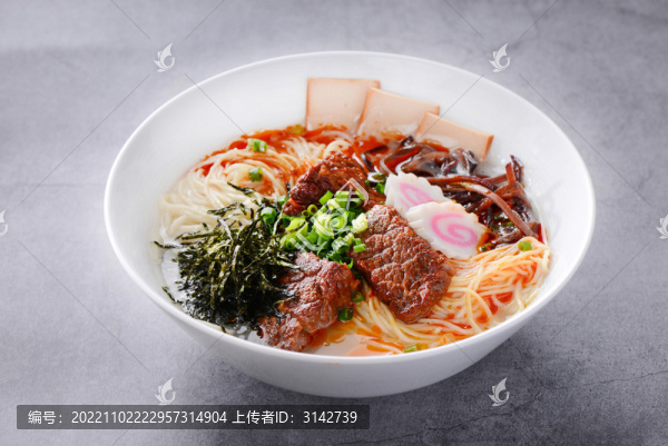 大塊紅燒牛肉面
