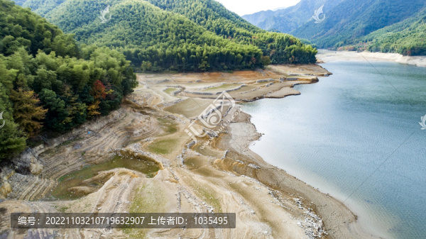 水庫風(fēng)光