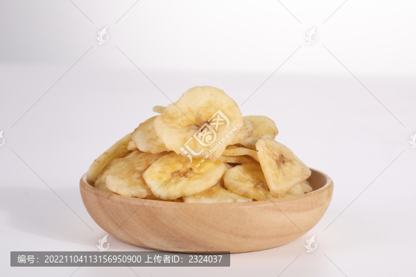 高清香蕉脆片香甜香蕉干白底