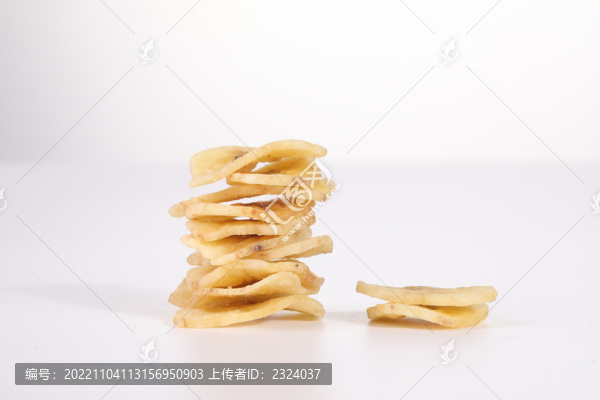 高清香蕉脆片香甜香蕉干白底